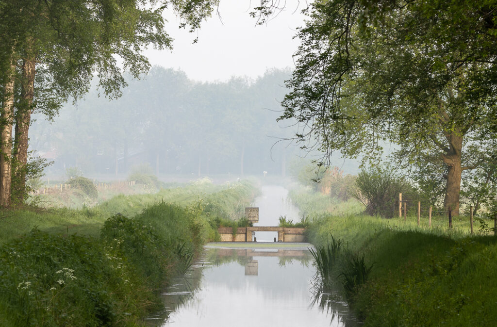 Deurne, Langs het Deurnese kanaal